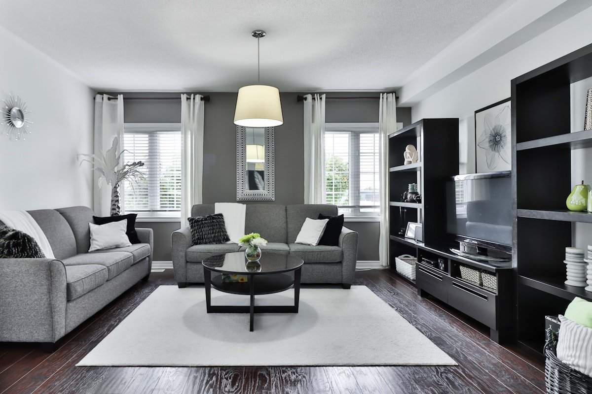 Sunlit luxury interior captured by Lustremar